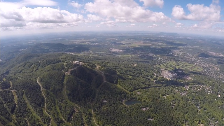 Découvrez Bromont du haut des airs comme vous ne l'avez jamais vu!