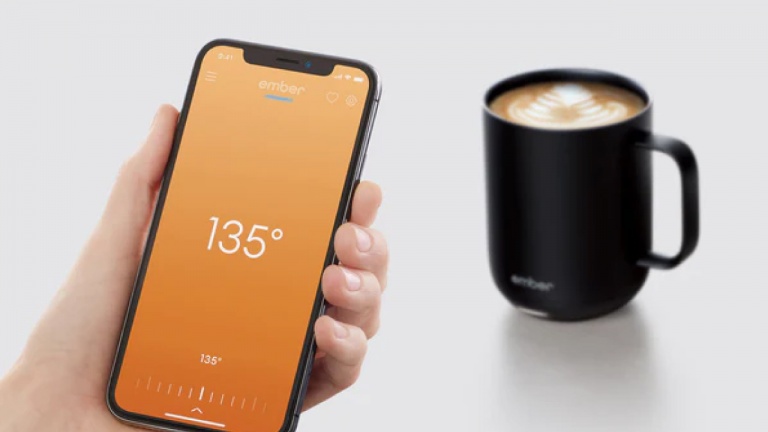 Deux gadgets pour garder votre café chaud pendant vos journées au bureau