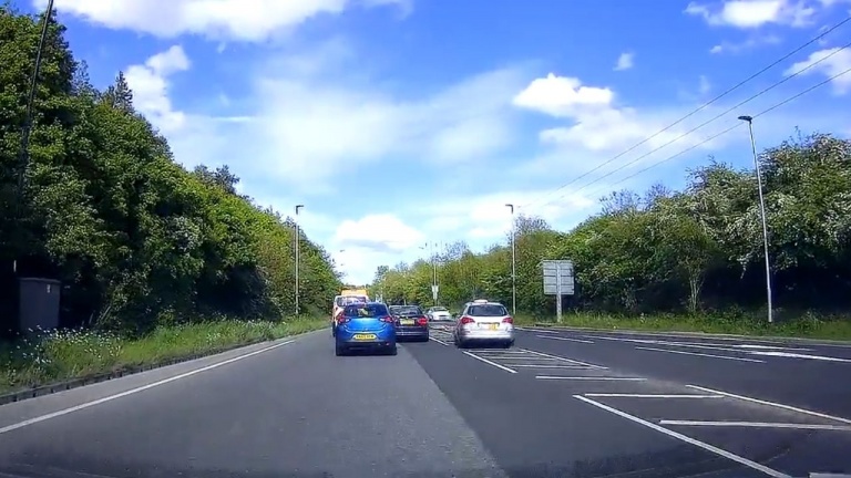 Un chauffeur de taxi vraiment pressé