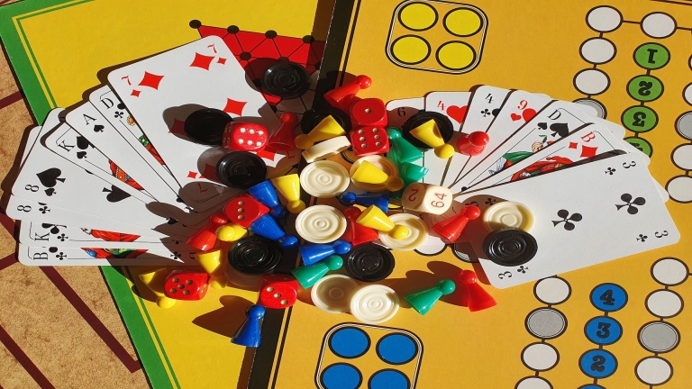 Ce site nous permet de jouer à des centaines de jeux de société en ligne Ce site nous permet de jouer à des centaines de jeux de société en ligne