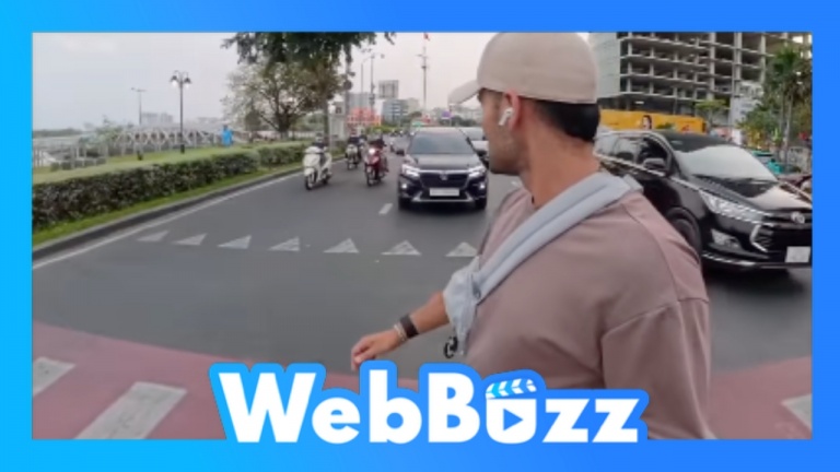 Traverser la rue au Vietnam