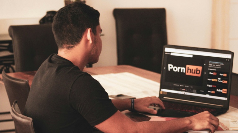 Comment accéder à des sites pornos comme Pornhub avec un VPN