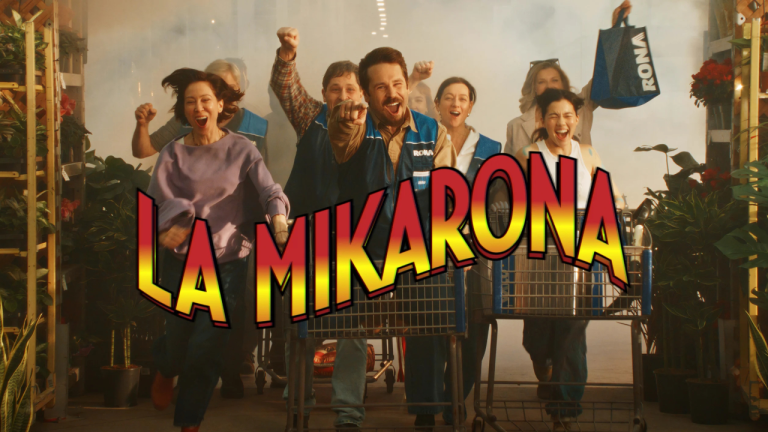 Mike chez Rona chante la Mikarona!